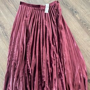 Cute velvet skirt!